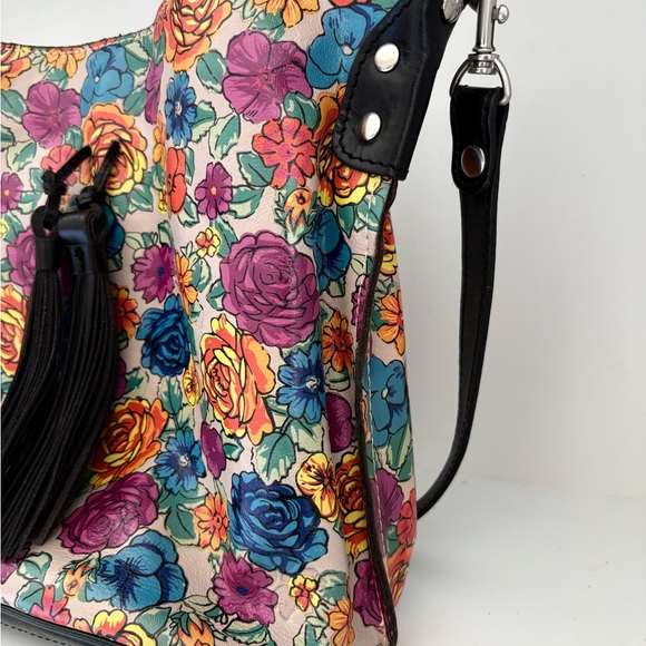 Patricia Nash Octavia Spanish Villa Bucket Tote Bag - Picture 2 of 15